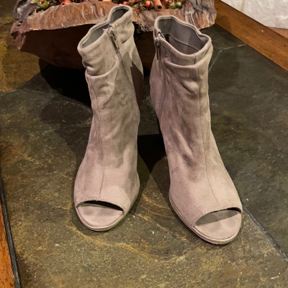 Jasmin Shoe
